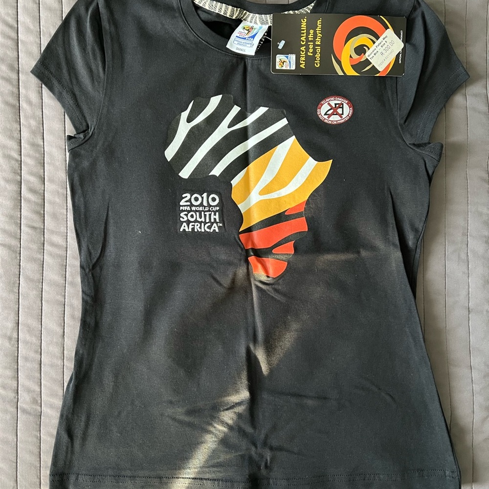 2010 FIFA World Cup South Africa Women’s T-shirt, size SMALL, NWT